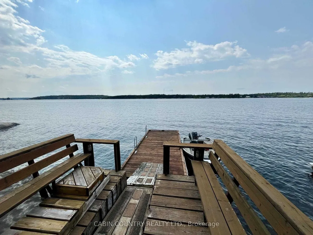 Detached in Kenora Remote Area
