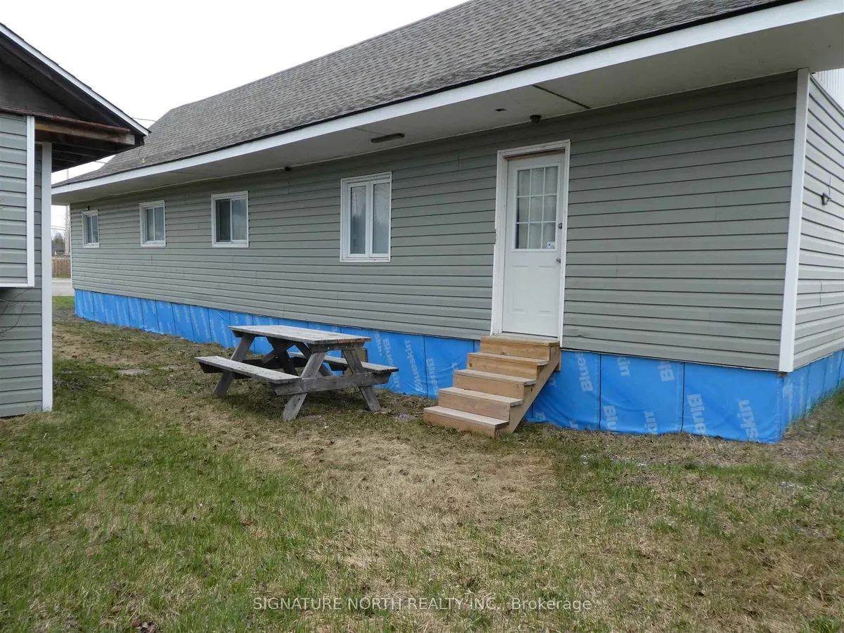 Detached in Greenstone