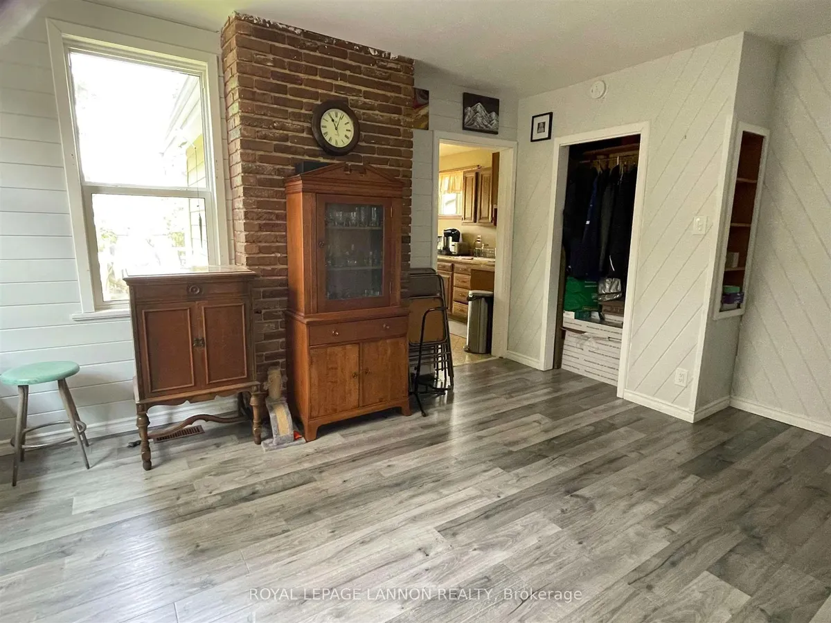 Detached in Thunder Bay