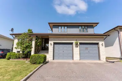 Detached in Thunder Bay