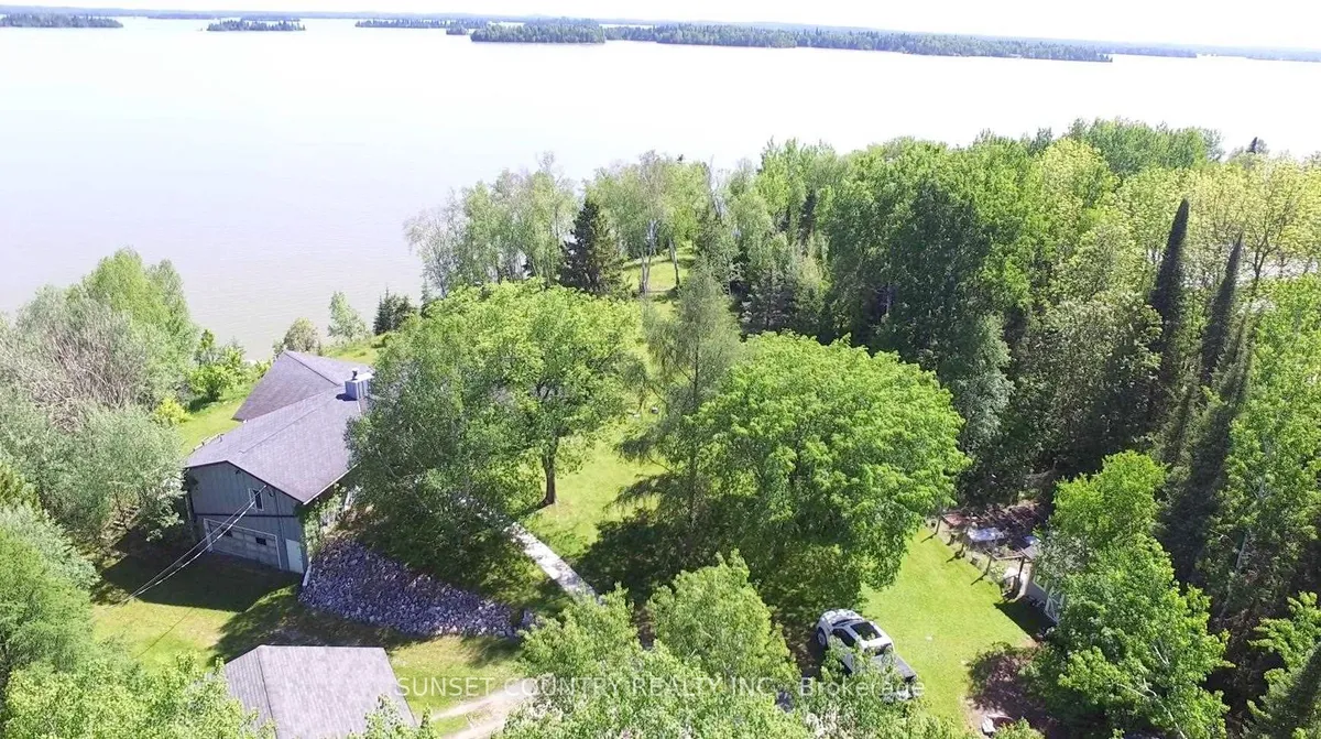 Detached in Dryden