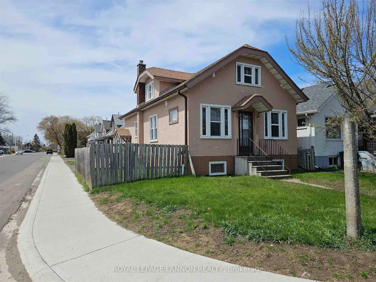 Duplex in Thunder Bay