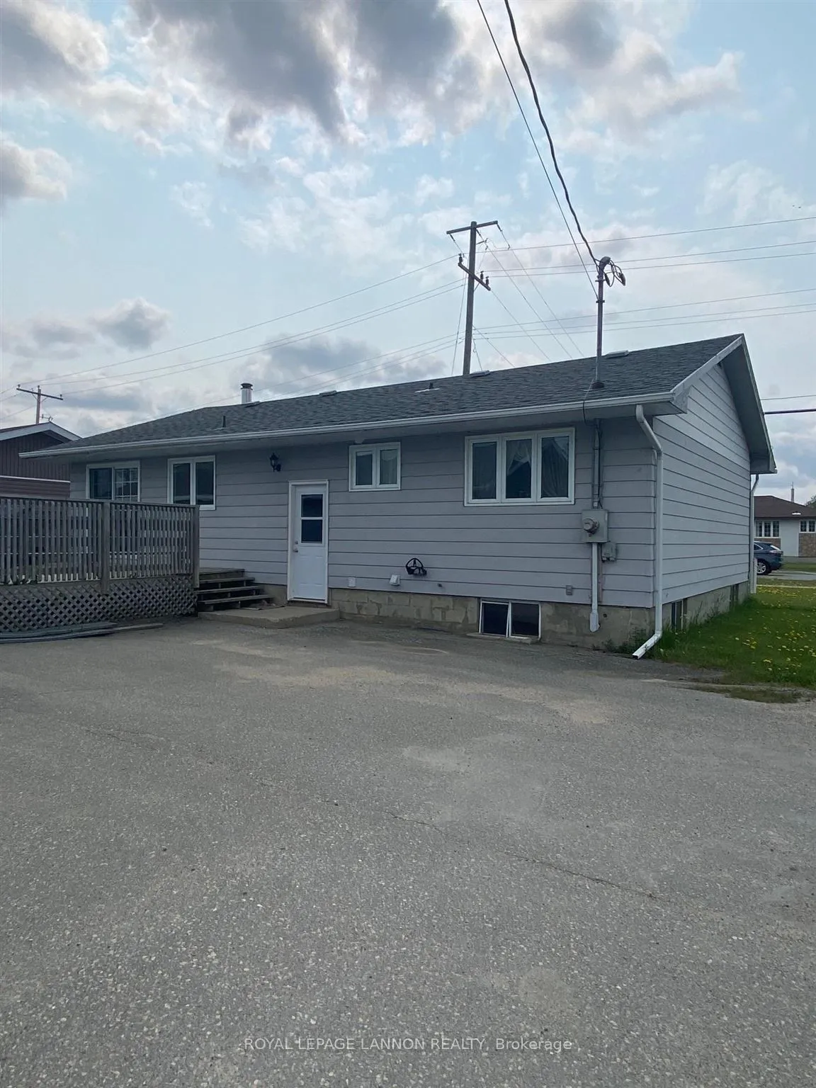 Detached in Greenstone