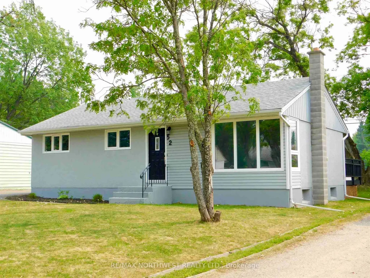 Detached in Dryden