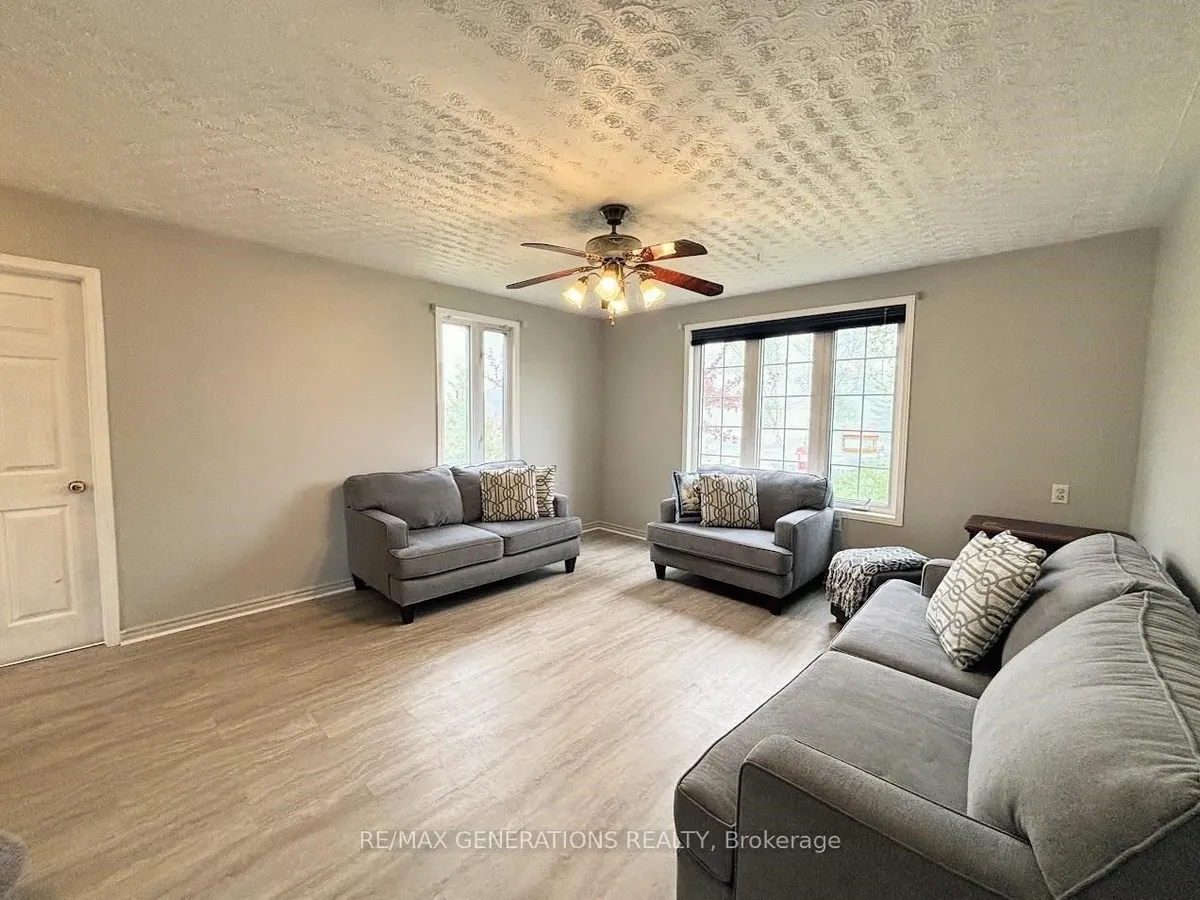 Detached in Marathon