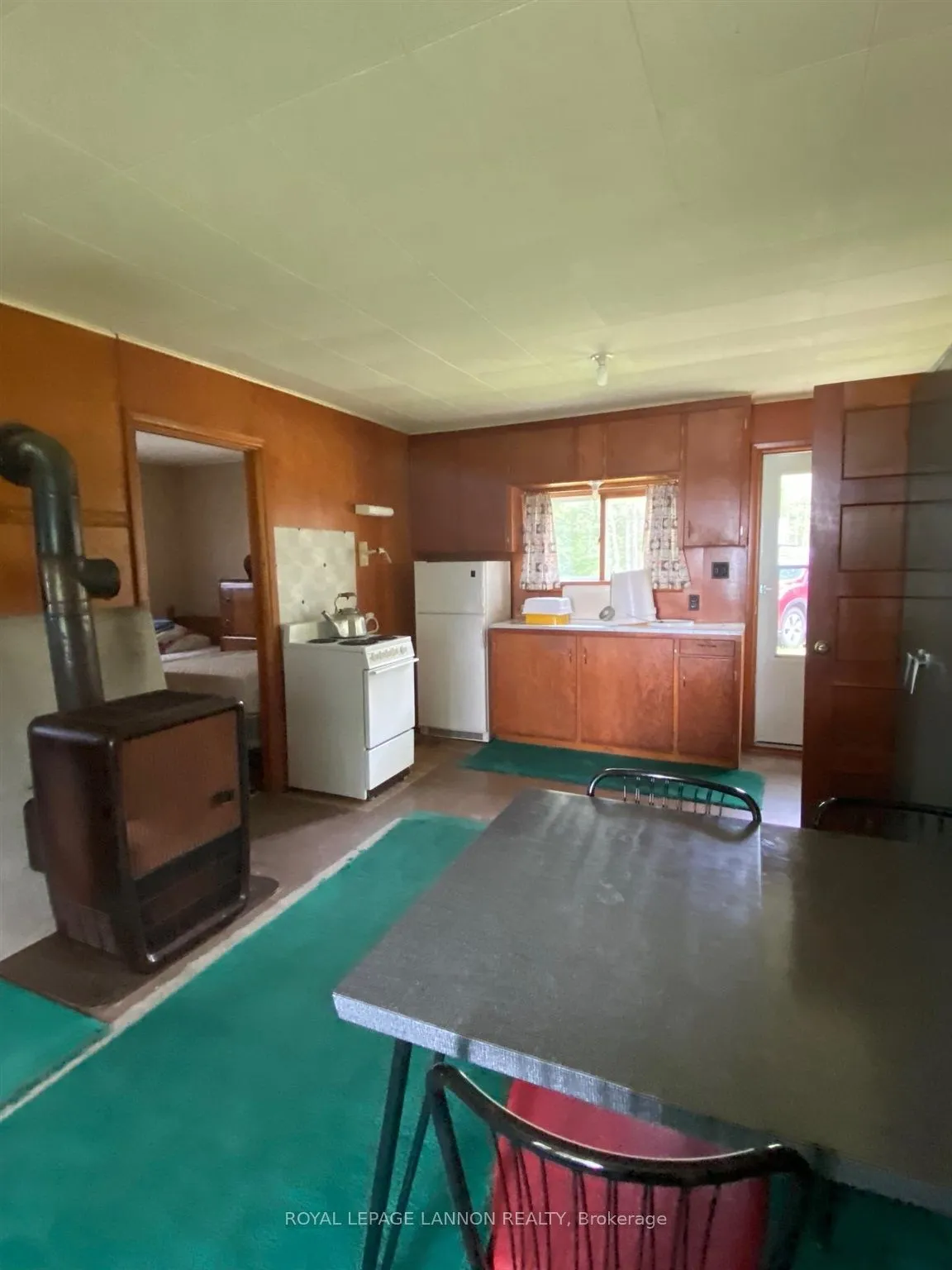 Detached in Greenstone