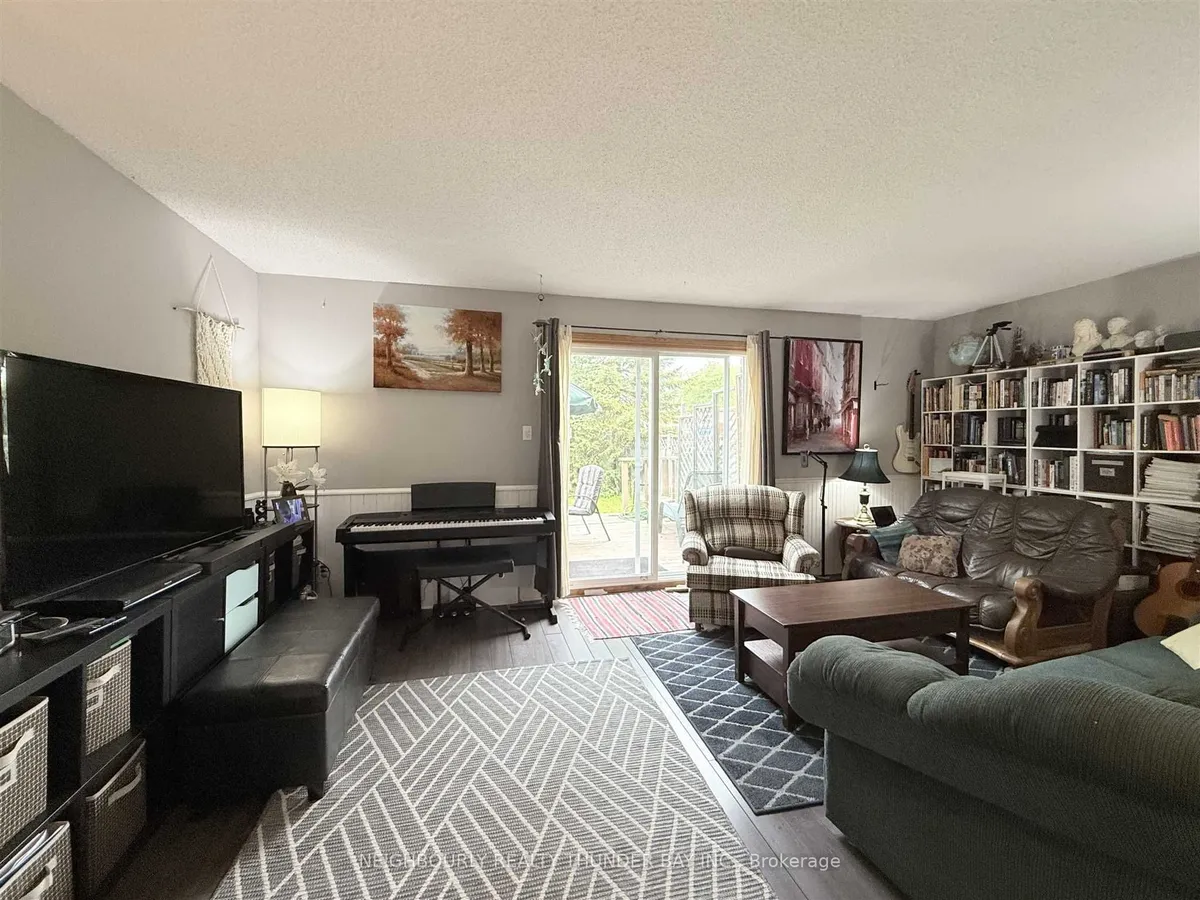 Att/Row/Townhouse in Thunder Bay