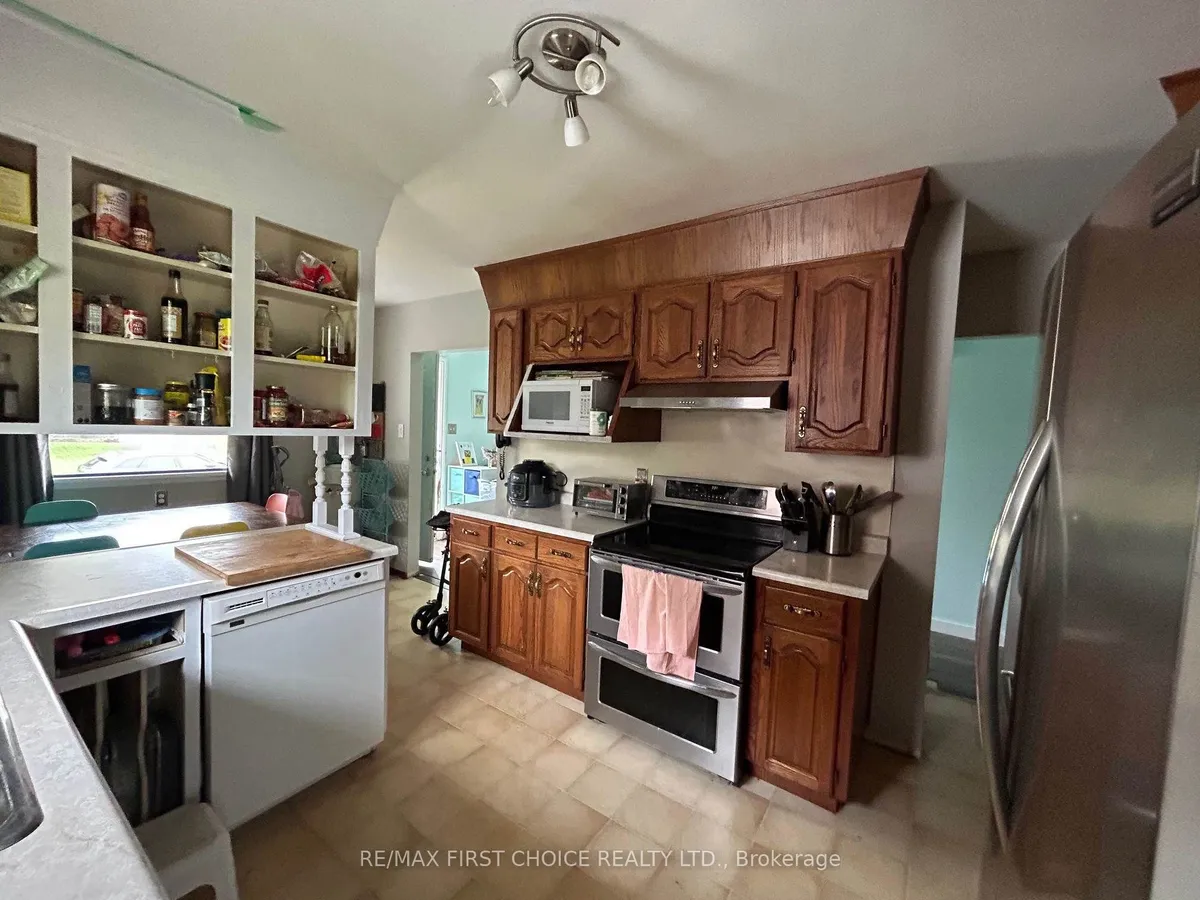 Detached in Thunder Bay