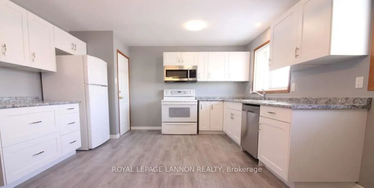 Detached in Thunder Bay