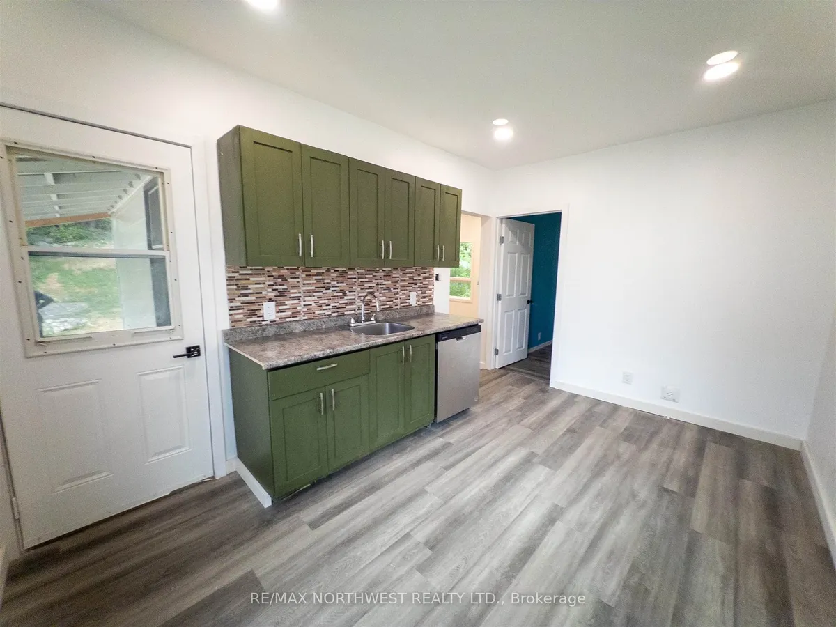 Detached in Kenora