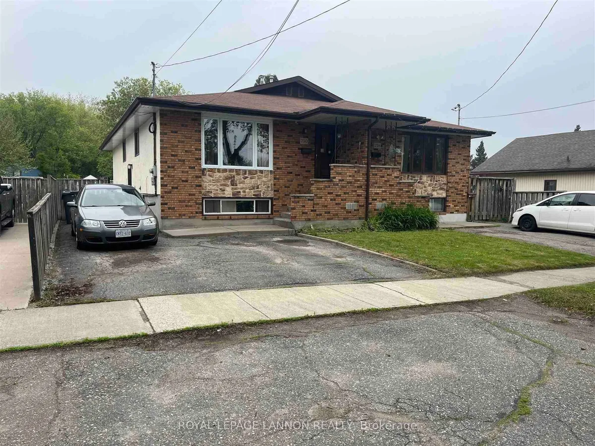 Semi-Detached in Thunder Bay