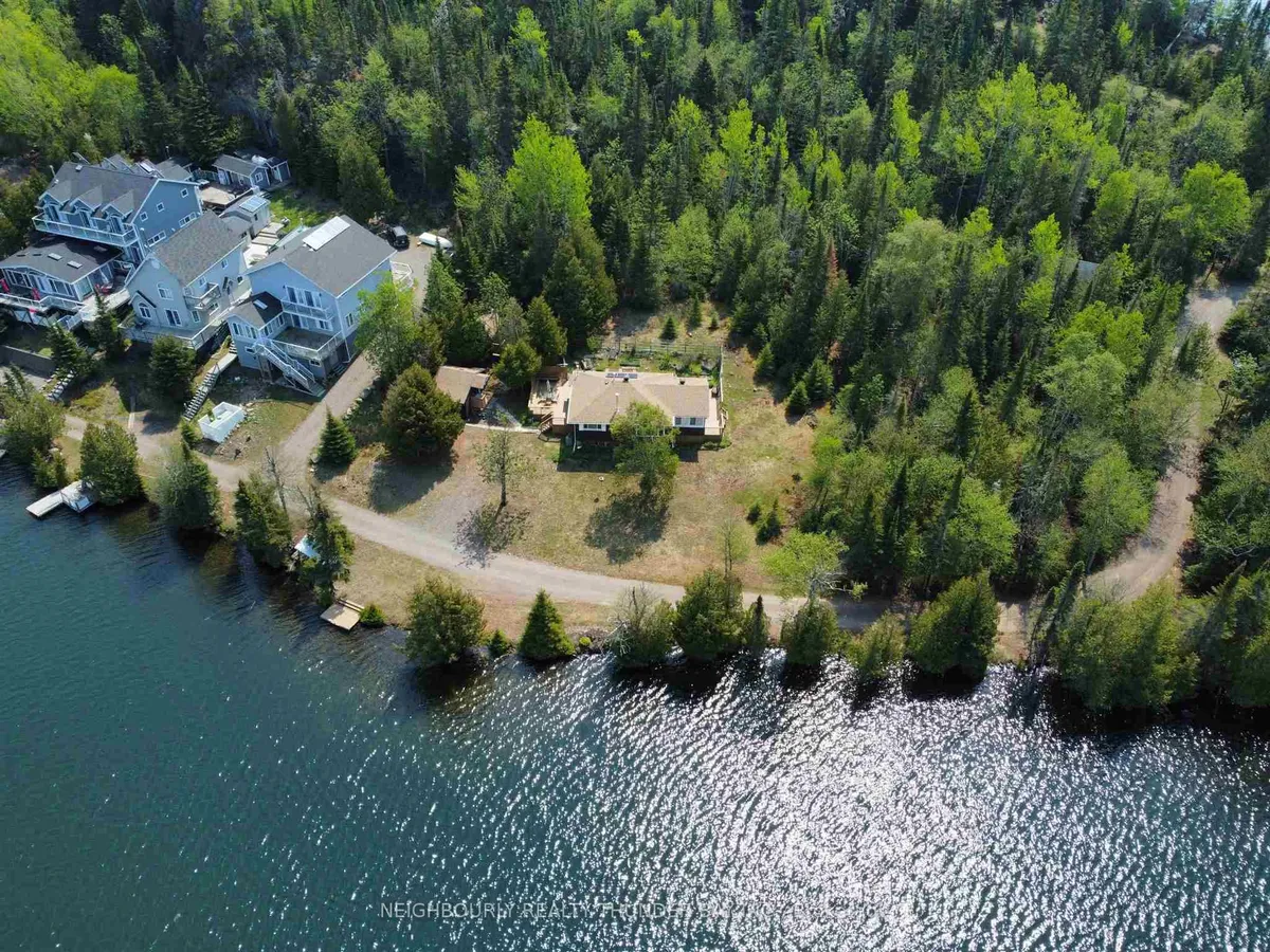 Detached in Thunder Bay Remote Area
