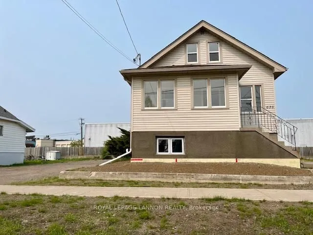 Detached in Thunder Bay