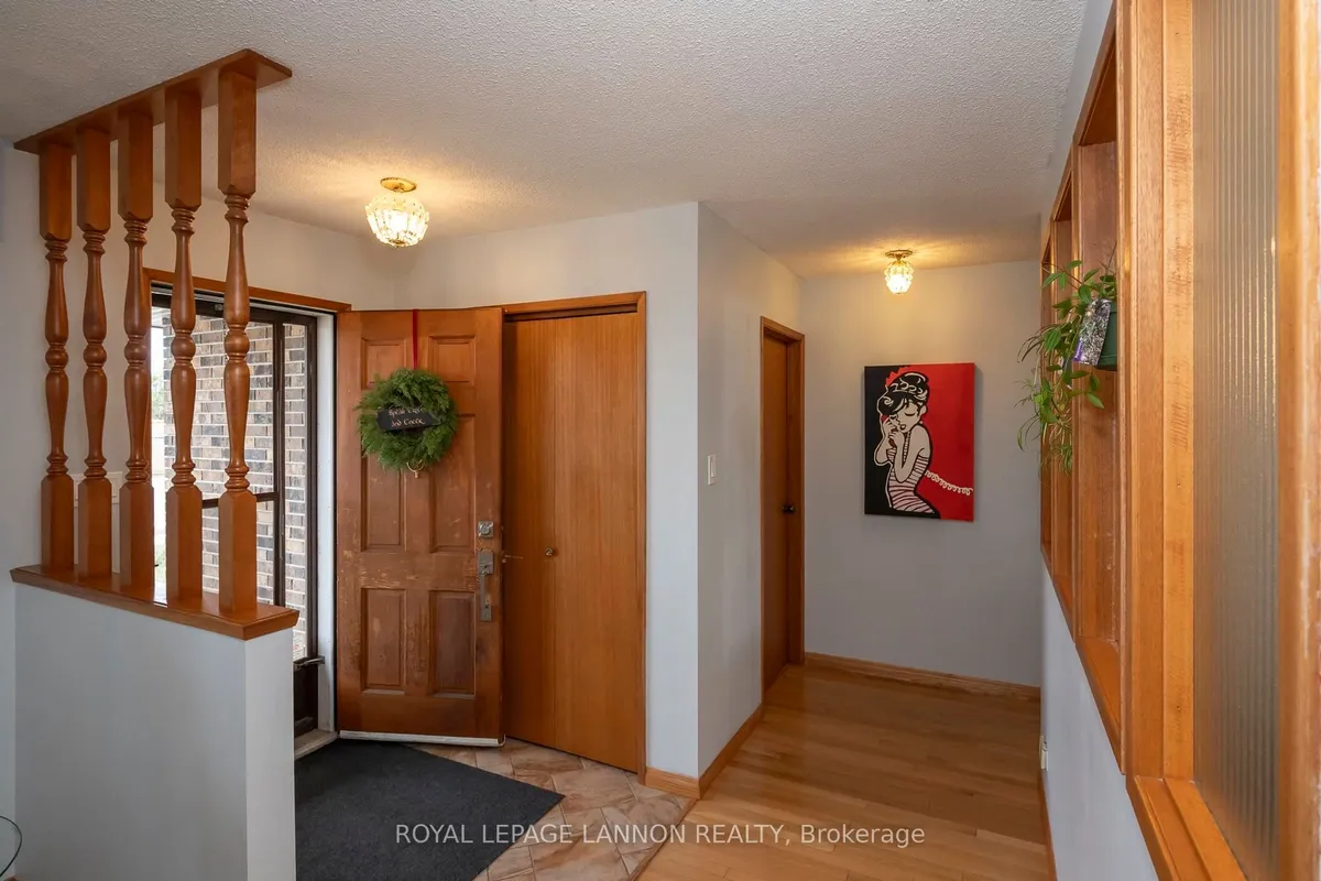 Detached in Thunder Bay