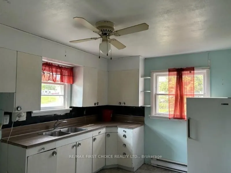 Detached in Nipigon