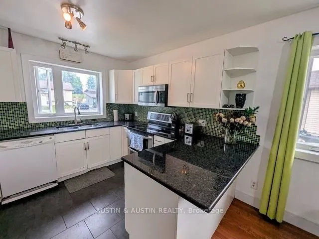Detached in Dryden