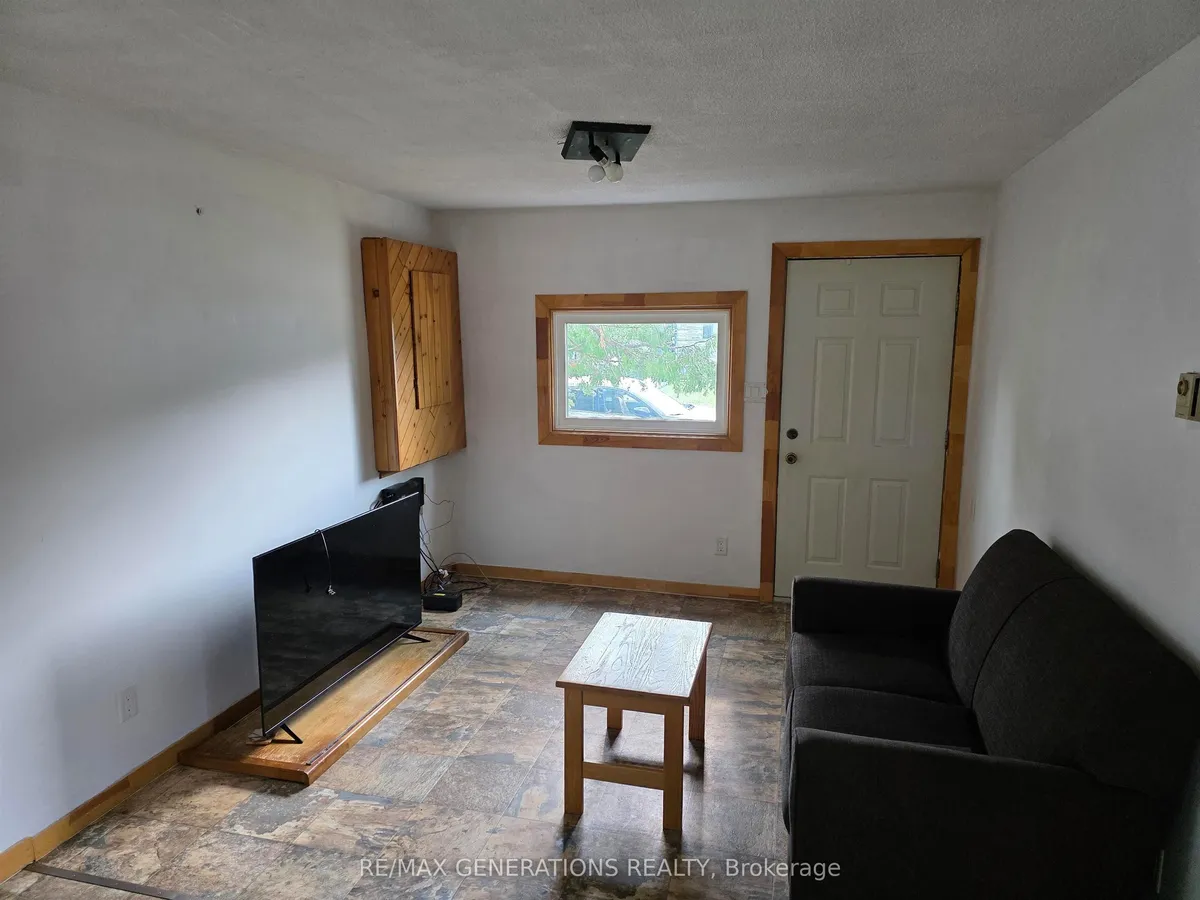 Detached in Thunder Bay