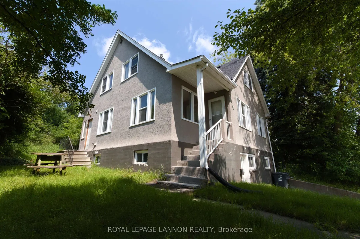 Detached in Thunder Bay