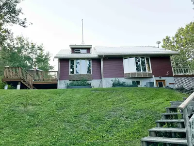 Detached in Kenora Remote Area