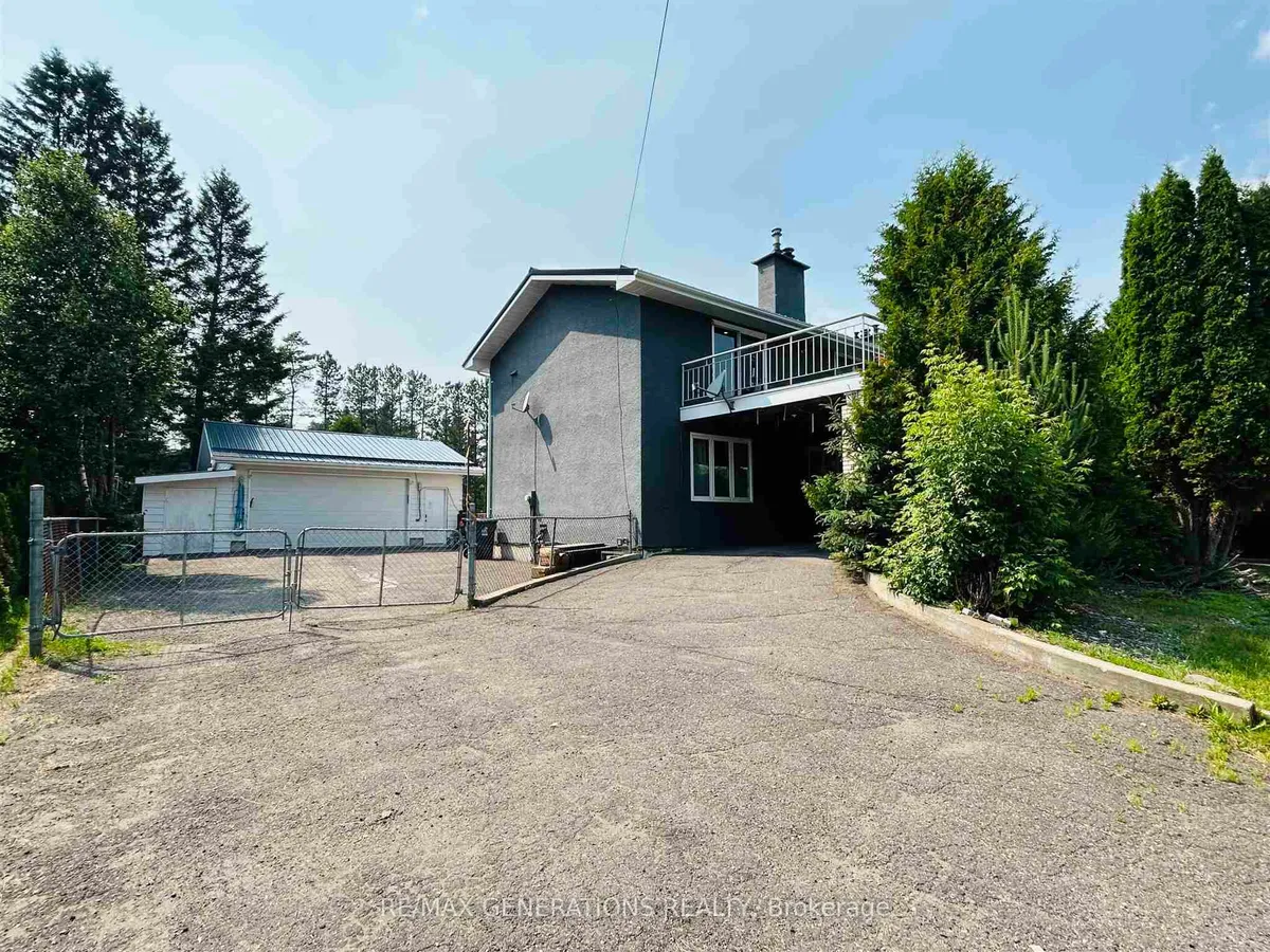 Detached in Thunder Bay