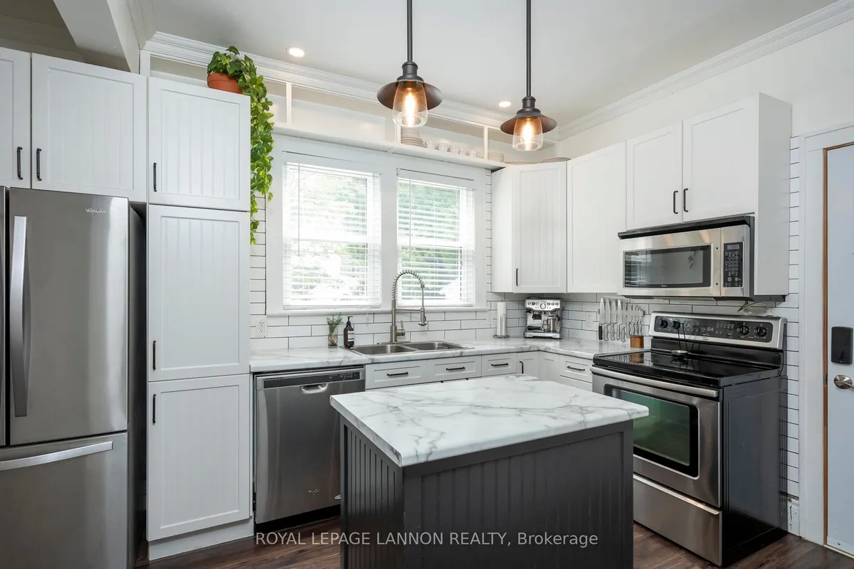 Detached in Thunder Bay