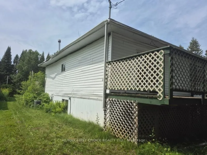 Detached in Thunder Bay