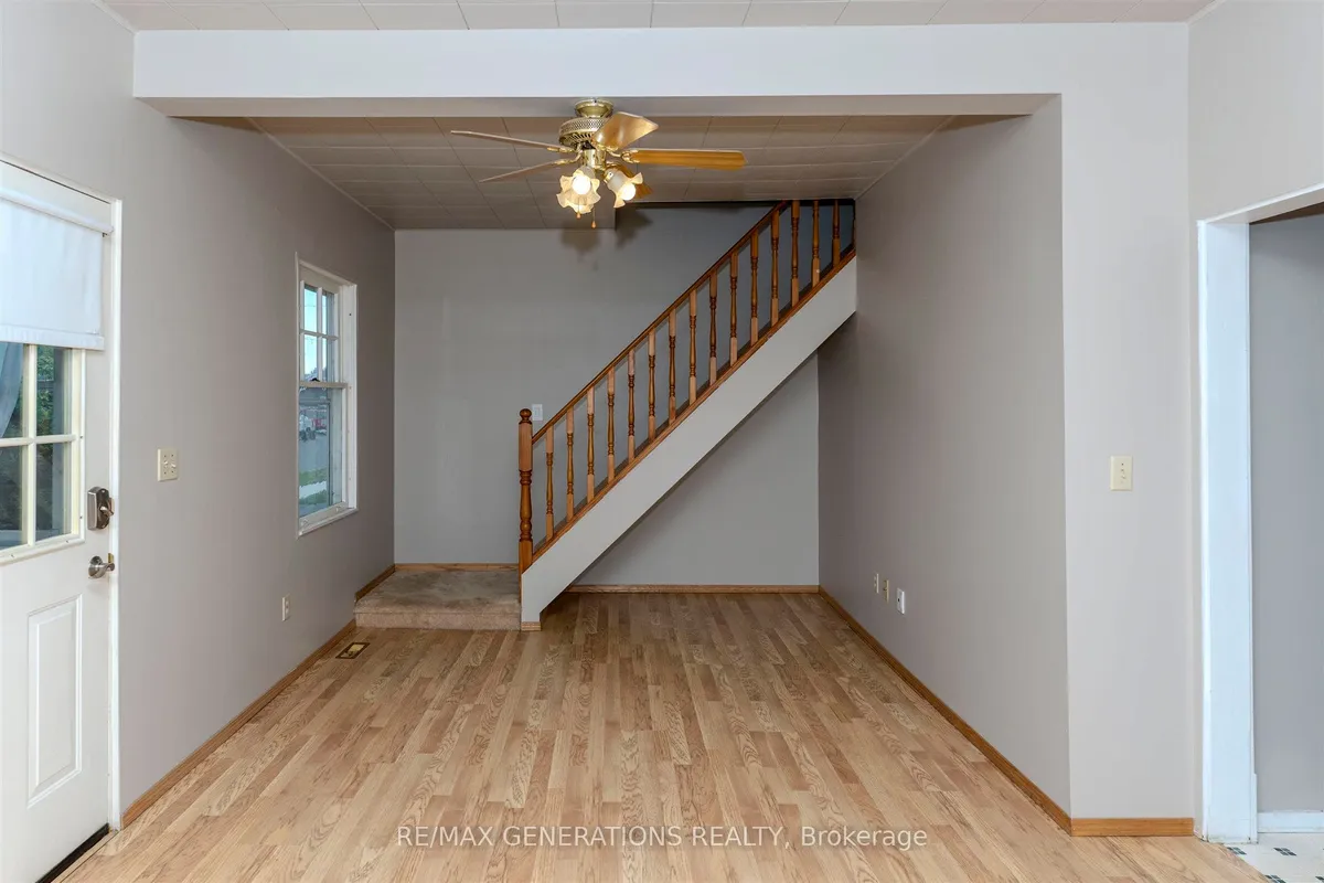 Detached in Thunder Bay