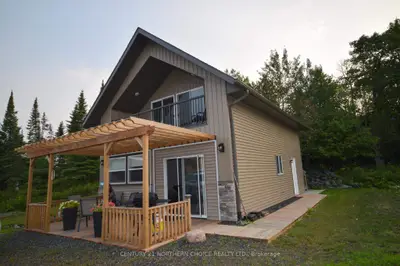 Detached in Sioux Narrows-Nestor Falls