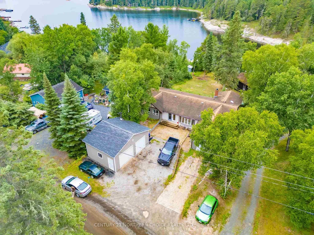 Detached in Kenora