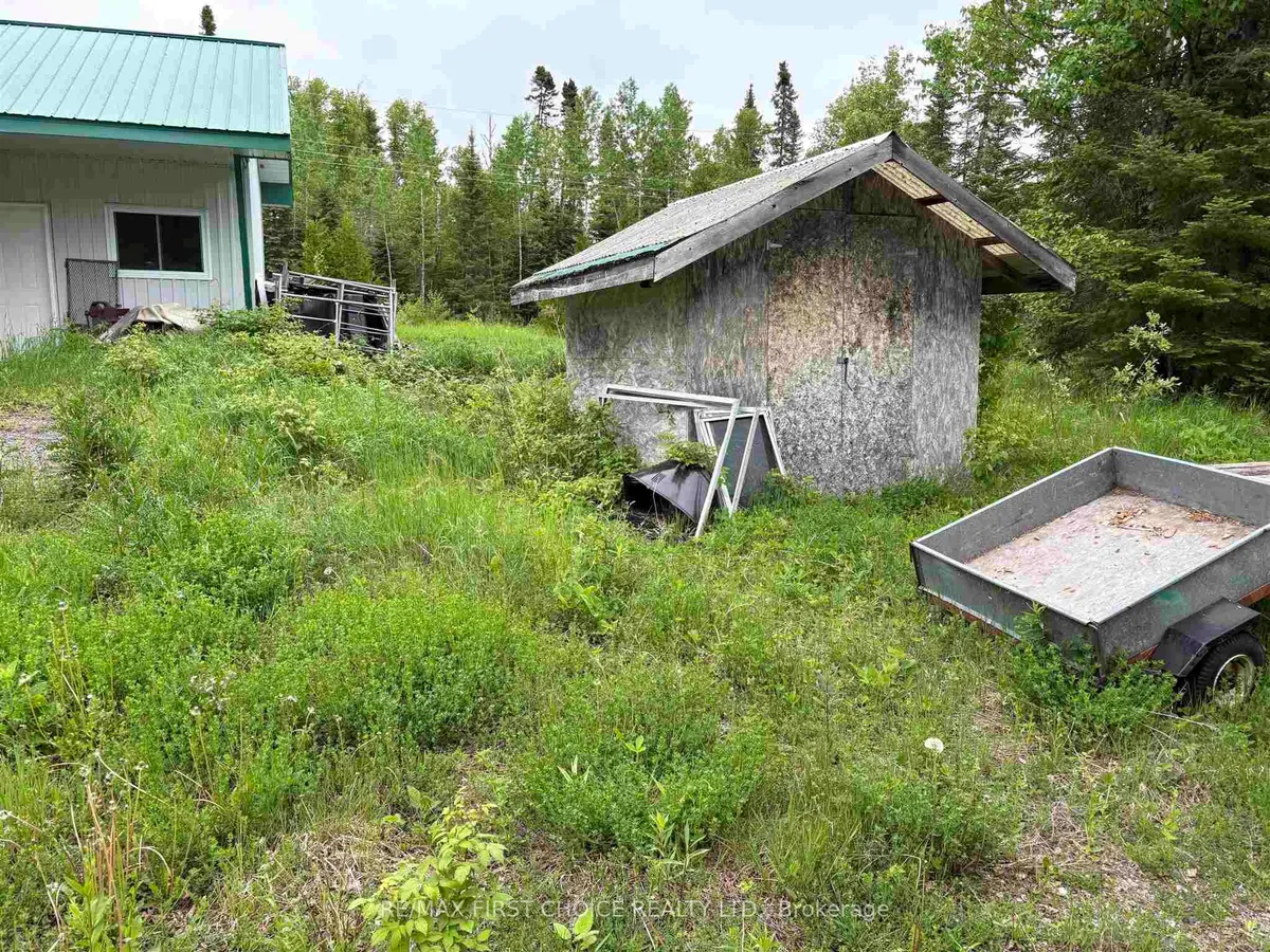 Detached in Thunder Bay Remote Area