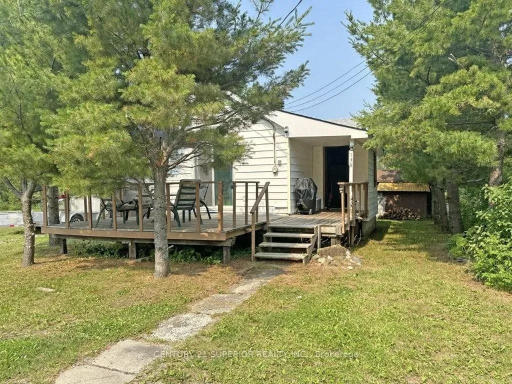 Detached in Greenstone