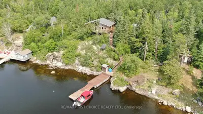 Detached in Sioux Narrows-Nestor Falls
