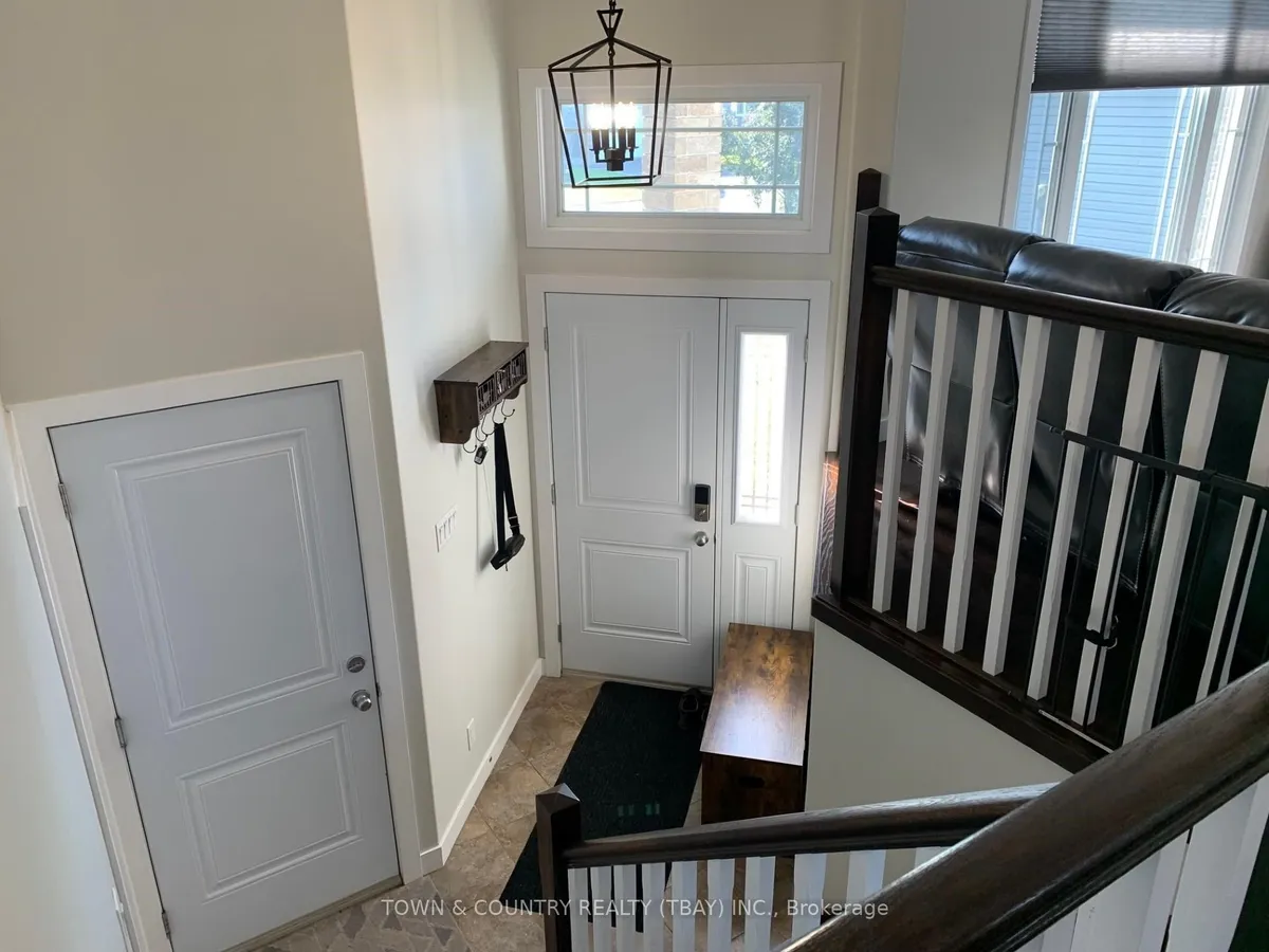 Detached in Thunder Bay