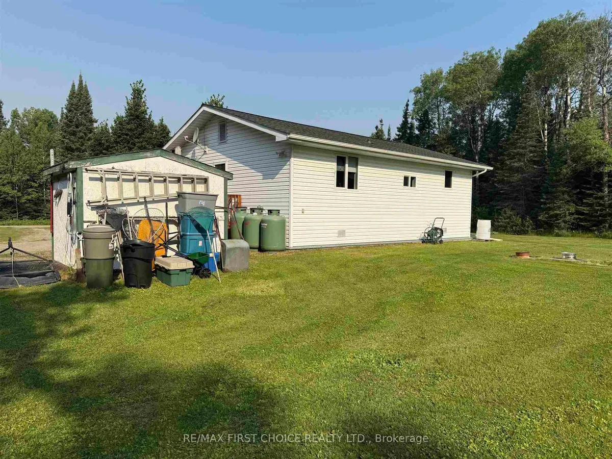 Detached in Kenora Remote Area