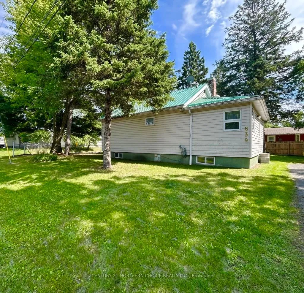 Detached in Fort Frances