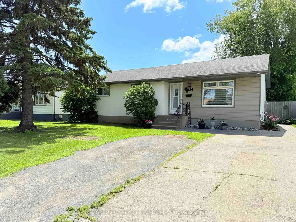Detached in Thunder Bay