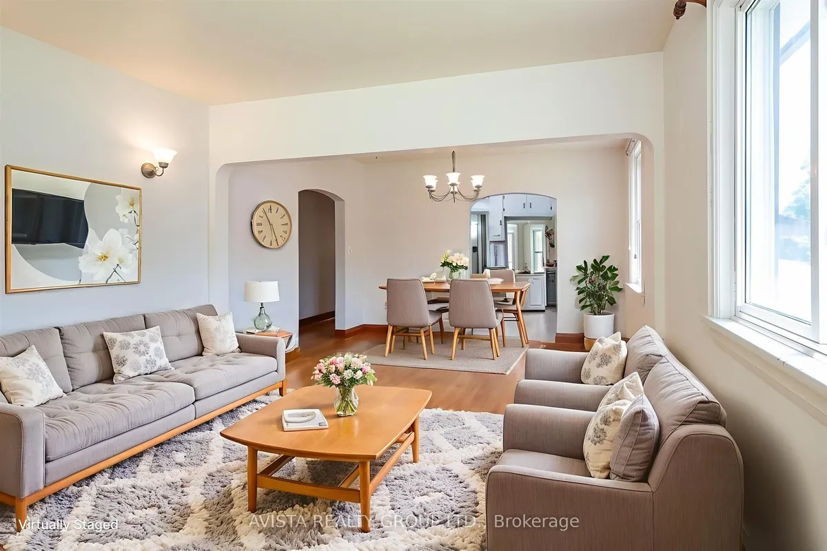 Detached in Thunder Bay