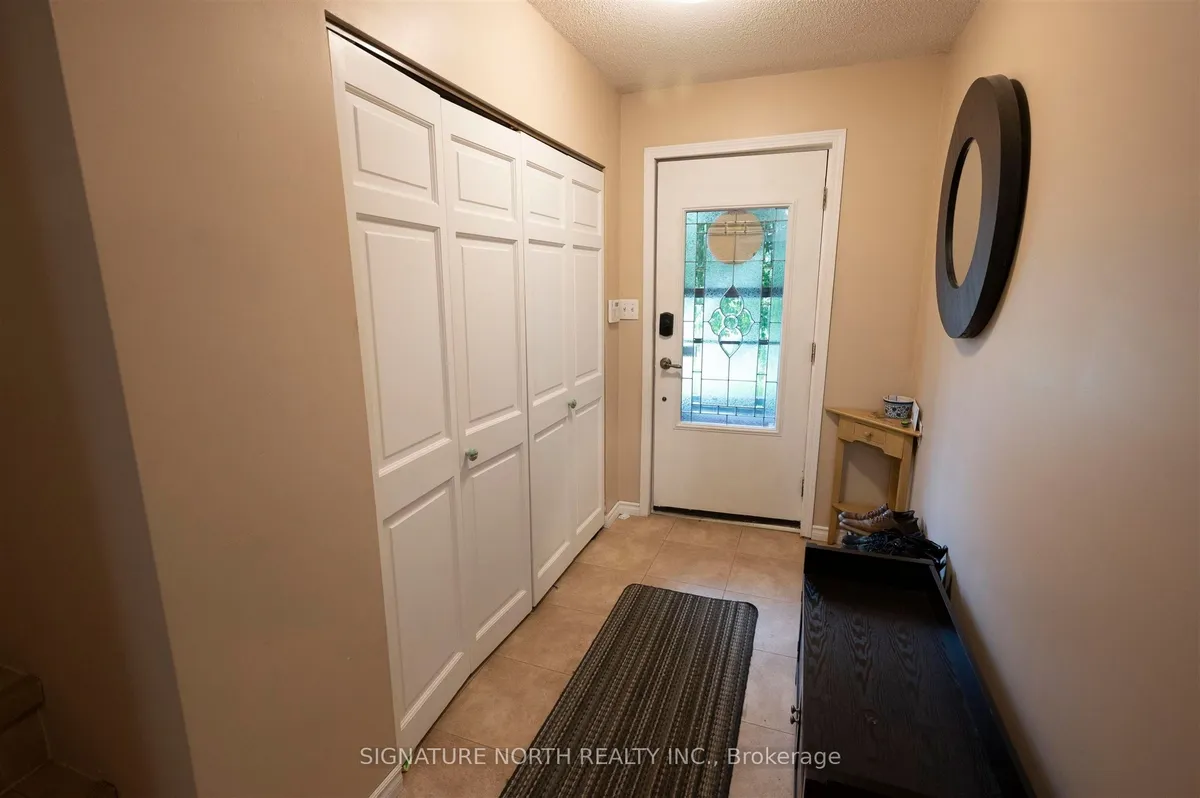 Detached in Thunder Bay