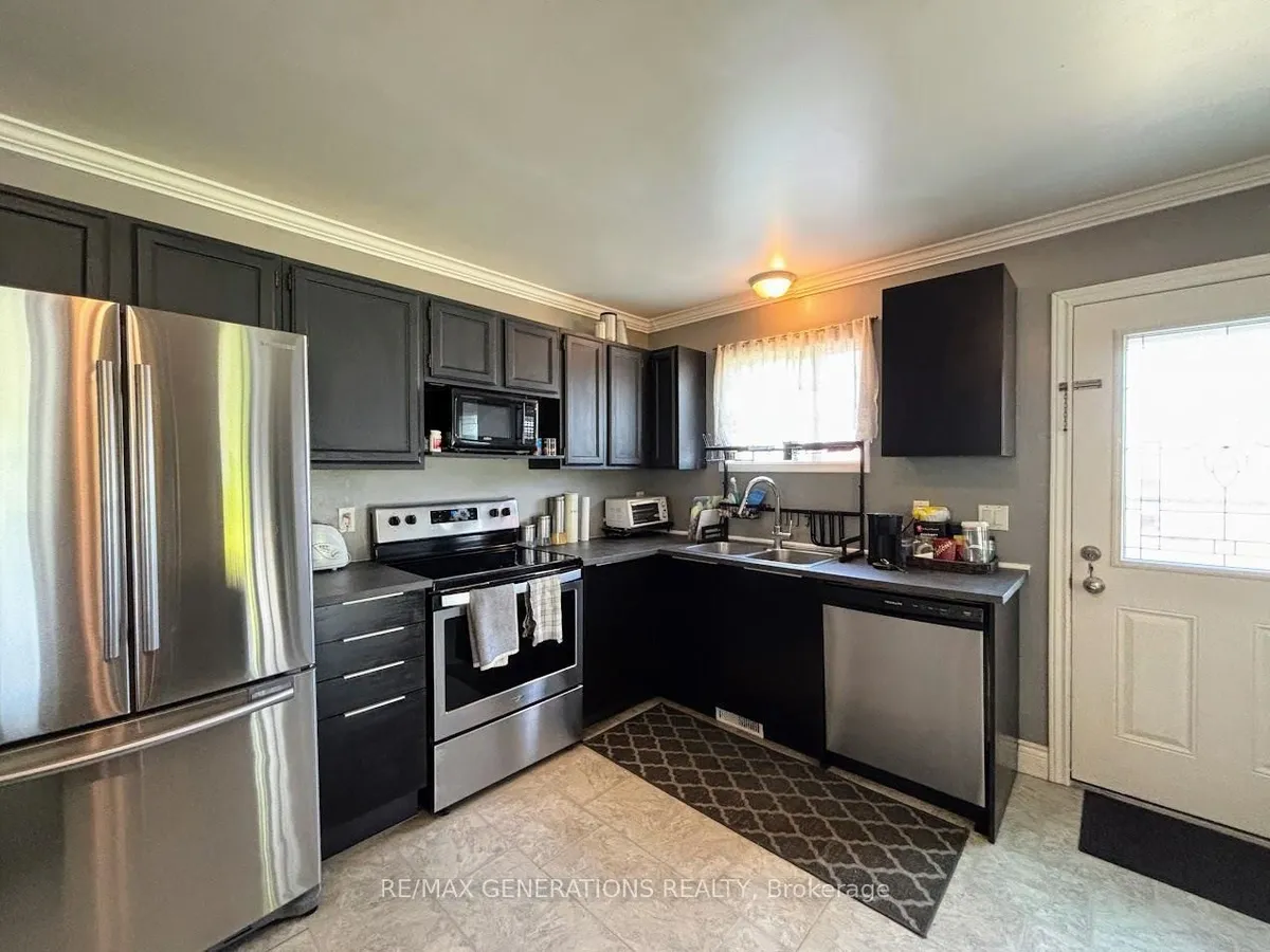 Detached in Marathon