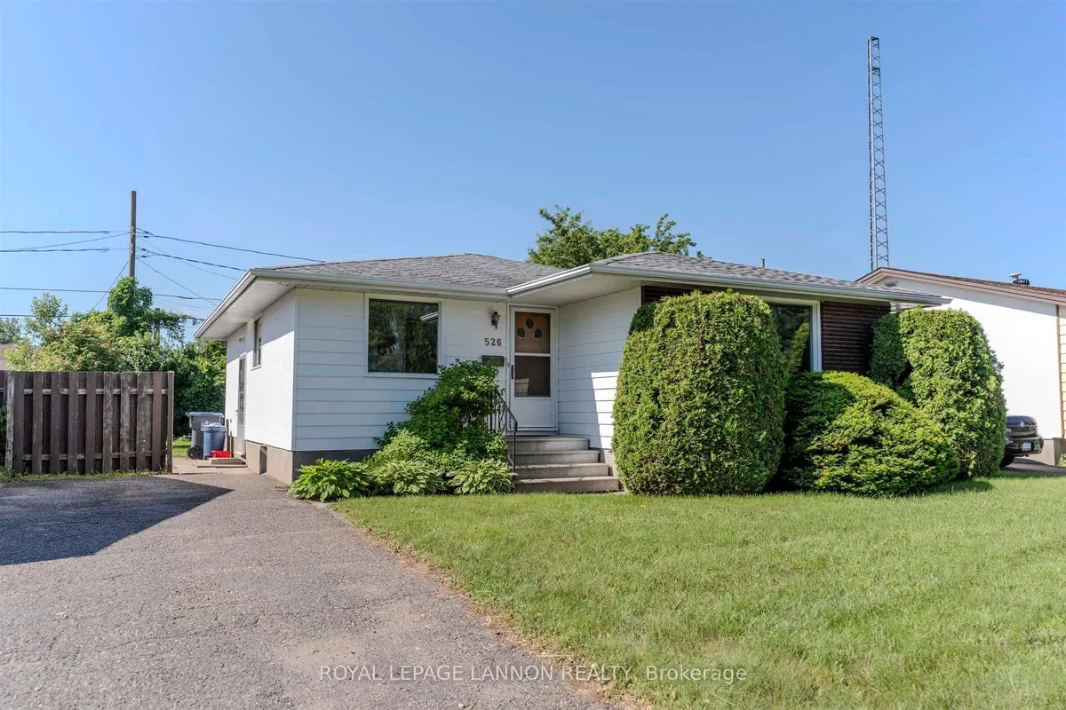 Detached in Thunder Bay