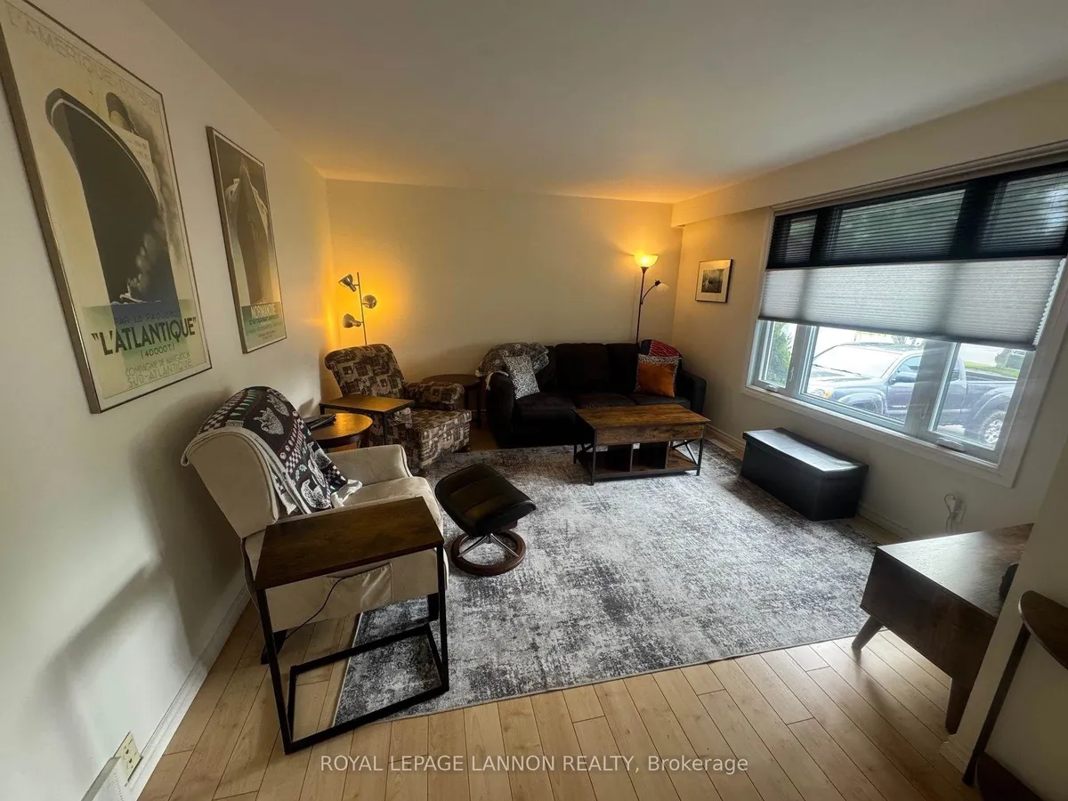 Detached in Thunder Bay