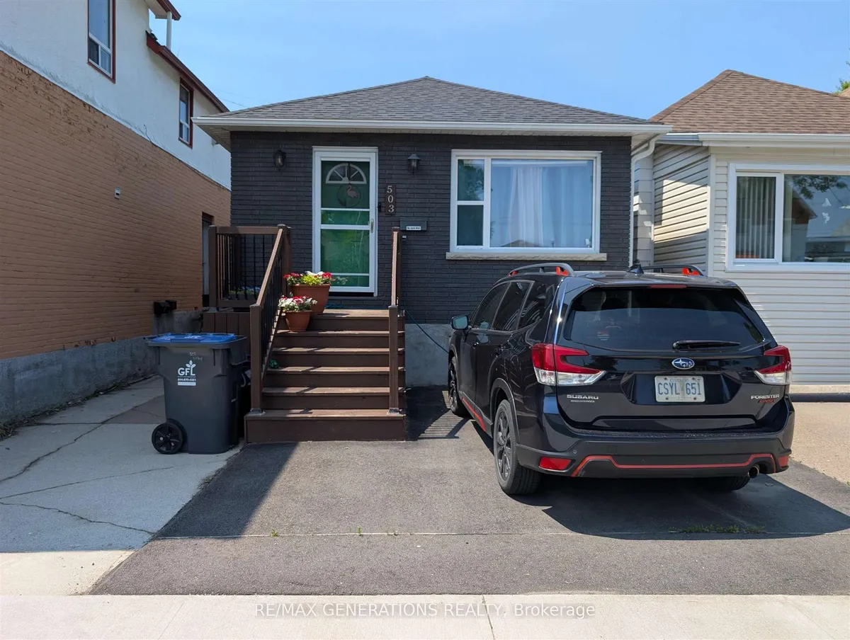 Detached in Thunder Bay