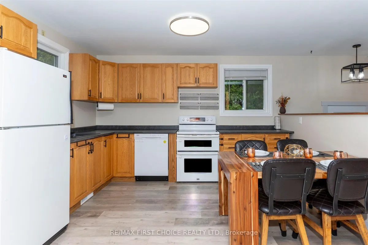 Detached in Thunder Bay