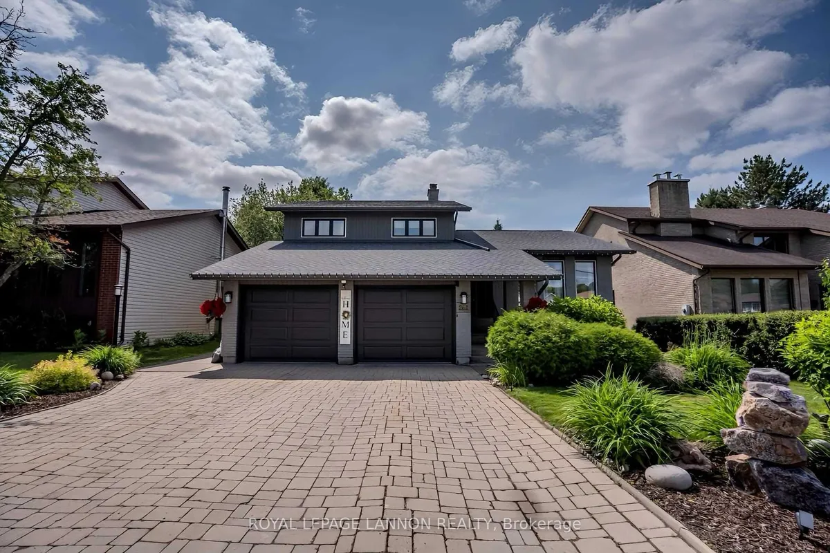 Detached in Thunder Bay