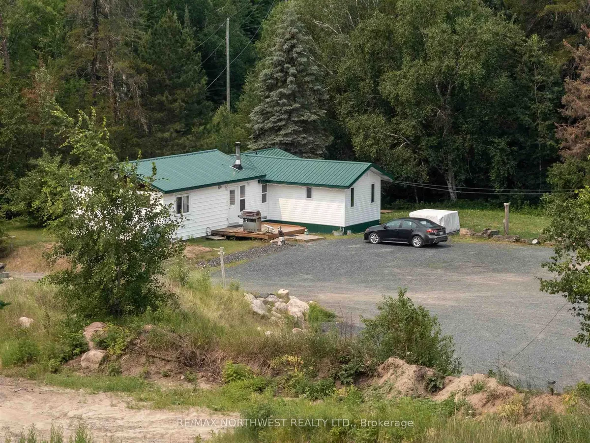Detached in Kenora