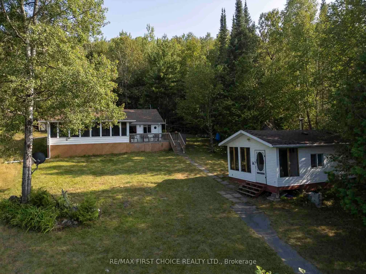 Detached in Thunder Bay Remote Area