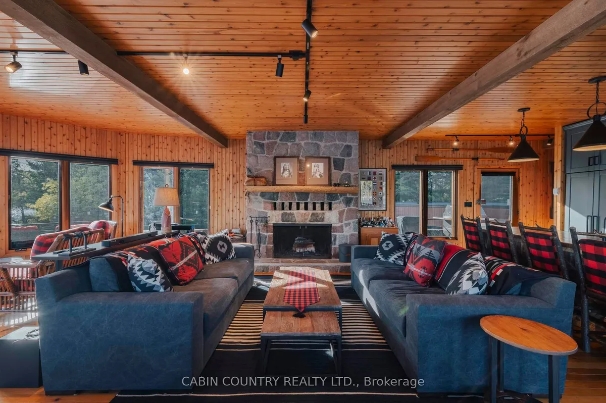 Detached in Sioux Narrows-Nestor Falls