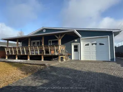 Detached in Marathon