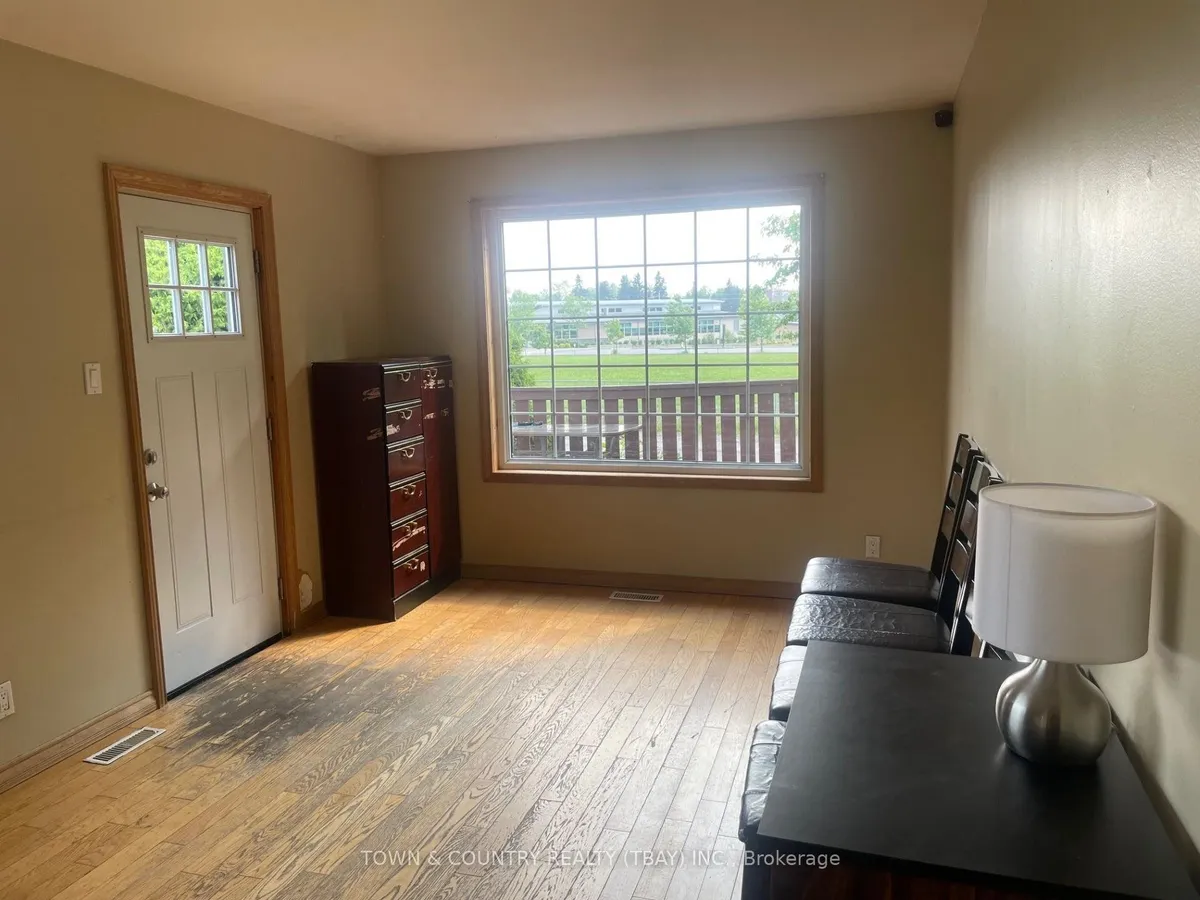Detached in Thunder Bay