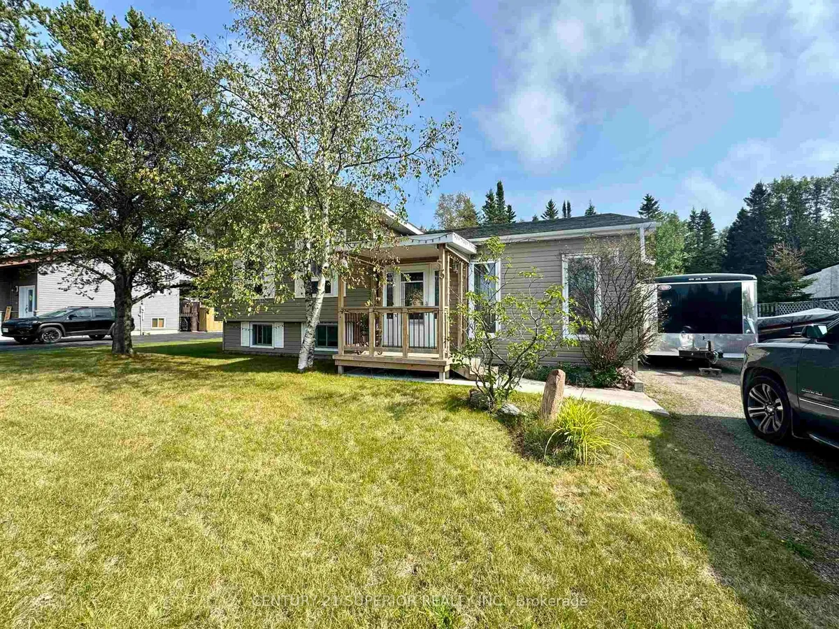 Detached in Marathon